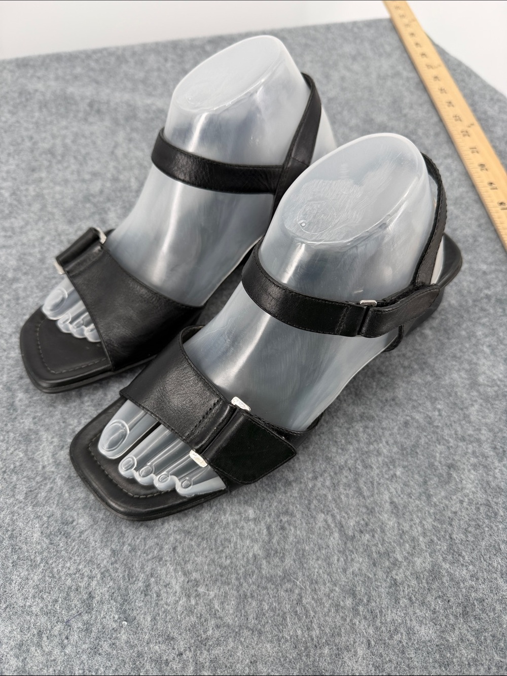 ECCO WEDGE, ADJUSTABLE T-STRAP BLACK LEATHER ADJUSTABLE SANDAL 8.5
